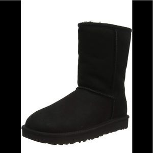 NIB Classic Short II Ugg boots